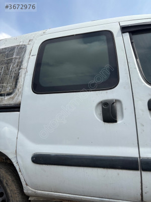 RENAULT KANGOO SAĞ SÜRGÜLÜ KAPI  DOLU