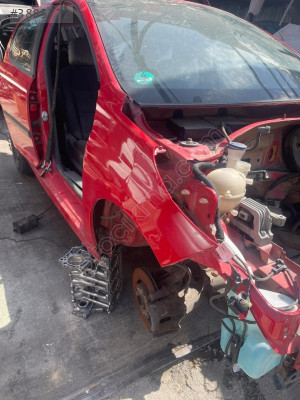 PEUGEOT 207 ÖN ÇAMURLUK HATASIZ ORJİNAL ÇIKMA SAĞ SOL