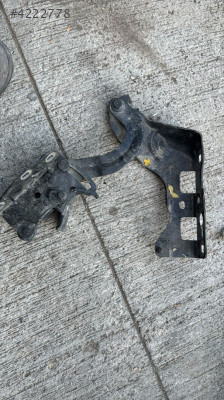 MERCEDES E SERİ W213 SAĞ ÖN KAPUT MENTEŞESİ A2138800228