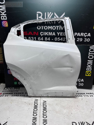 Nissan Juke Sağ Arka Kapı