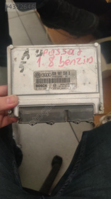 Volkswagen Passat motor beyni 8D0907558B