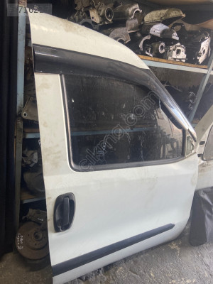 DOBLO GENİŞ AİLE SAĞ ÖN KAPI