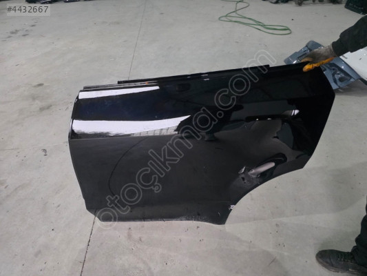 TESLA MODEL Y SİYAH SOL ARKA KAPI ORJINAL LOKALLİK