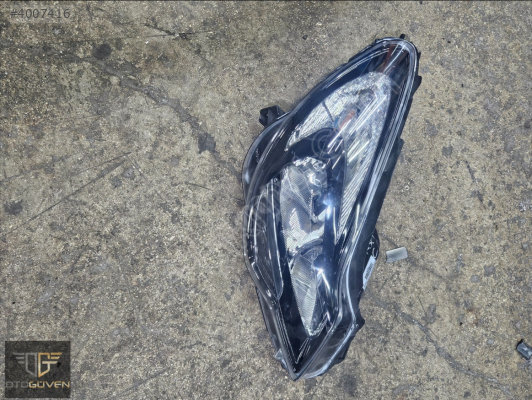 OPEL CORSA D MAKYAJLI SAĞ SİYAH FAR