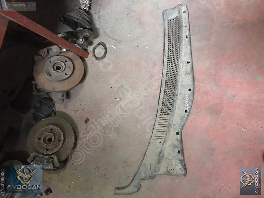 OTO CEM'DEN ÇIKMA HYUNDAİ STAREX ÖN CAM ALT IZGARASI SAĞ