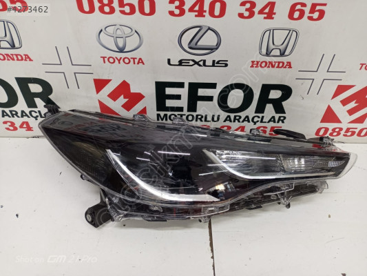 TOYOTA COROLLA CROSS ORJİNAL ÇIKMA SAĞ ÖN FAR 23