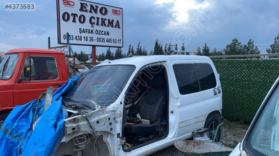 Peugeot partner sol ön koltuk