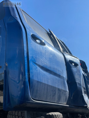 2024 AMAROK HATASIZ DOLU SAĞ ARKA KAPI