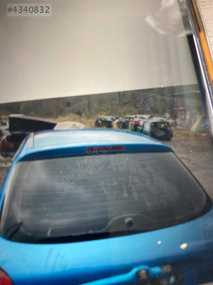 Peugeot 206 bagaj camı