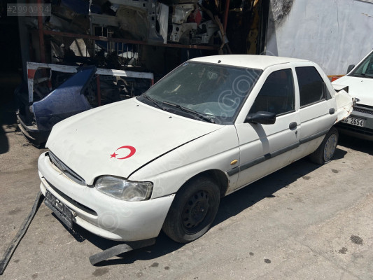 FORD ESCORT ÖN KAPUT