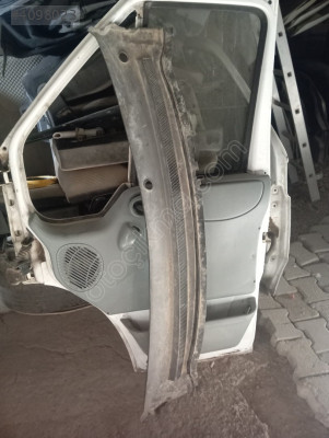 Ford focus 2.Ön cam ızgarası 4M51-A02216