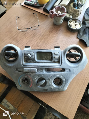 99 2005 Toyota Yaris klima kontrol paneli müzik çalar göğüslük