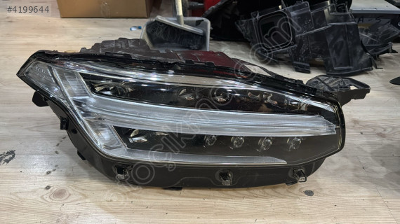 VOLVO XC90 2 BEYİNLİ LED SAĞ FAR 32228689