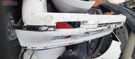 Daihatsu applause ön tampon