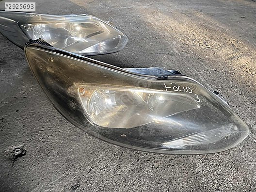 Ford Focus 3 sağ ön far içi siyah EMR OTOMATİV