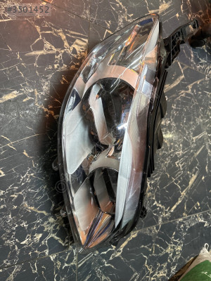 Peugeot 301 ön sol far
