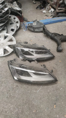 VOLKSWAGEN JETTA ORJİNAL ÇIKMA SAĞ FAR OTO MEHMET