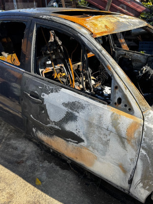 2004 ford mondeo sağ ön kapı hafif yanık