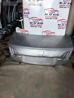 Renault Fluence bağaj kapağı