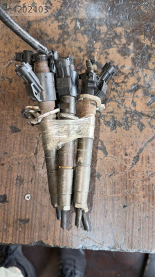 VOLVO S60 2.4 DİZEL ÇIKMA ORJİNAL ENJEKTÖR