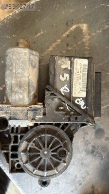 Volkswagen transporter T5 sağ ön cam motoru