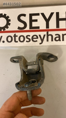 Toyota carina 1998 sağ arka kapı üst menteşesi