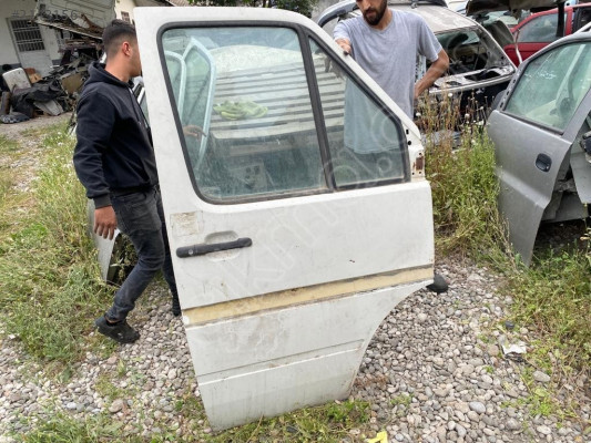 MERCEDES SPRİNTER SAĞ ÖN KAPI 2000-2006 MODEL 1.ÜRÜN