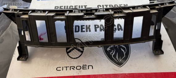 Peugeot 3008 ön tampon iskeleti