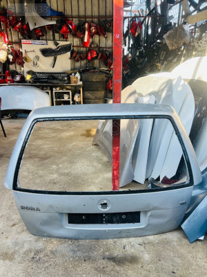 Volksvagen Bora çıkma orjınal arka bagaj kapağı statıon wagon