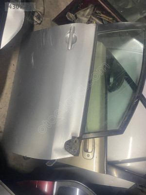 Toyota Auris Sağ Ön Kapı Çıkma ORJİNAL