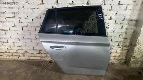 SKODA SCALA SAĞ ARKA KAPI