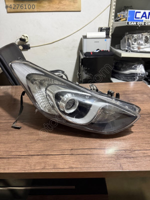 Hyundai i30 çıkma ön sağ far orjinal çıkma