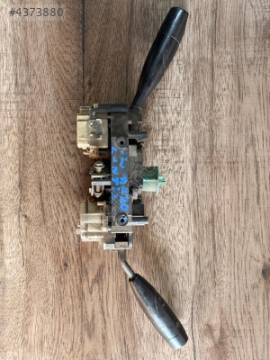 MAZDA 323 LANTİS SİNYAL SİLECEK KOL TAKIMI