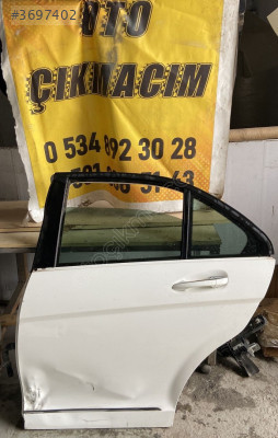 Mercedes C Serisi W204 için Sol Arka Kapı Çıkma Parçası
