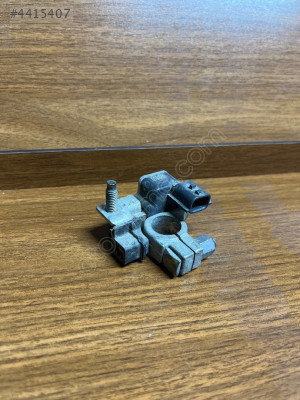 RENAULT CLİO 4 KUTUP BAŞI SENSÖRÜ