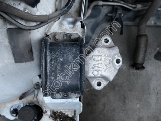 PEUGEOT 508 MOTOR KULAĞI ORJİNAL ÇIKMA PEJO