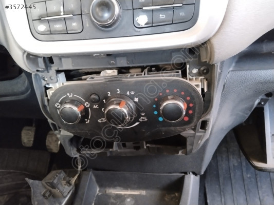 Dacia DOKKER Kalorifer ve Klima Kontrol Paneli