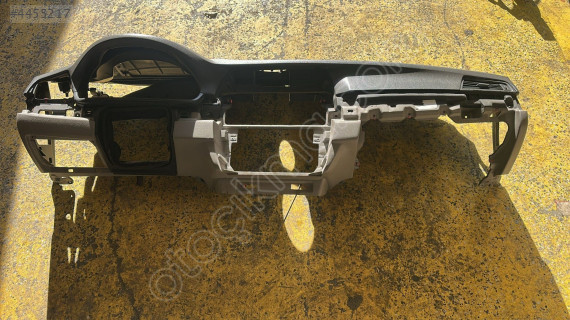 BMW F10 GÖĞÜSLÜK