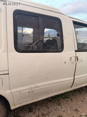 Nissan vanetta sağ  sürgülü kapı
