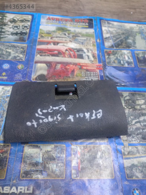 Ford escort göğüsteki sigorta kutusu kapağı