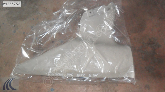 MAZDA 3 2010 ÇIKMA SAĞ ARKA ÜST DİREK PLASTİĞİ