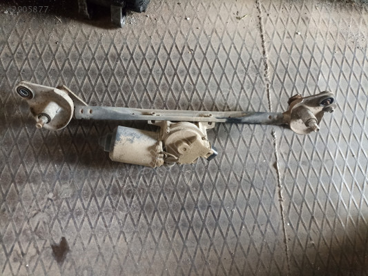 Hyundai Accent Era ön cam ailecek motoru