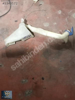 OTO CEM'DEN ÇIKMA SEAT İBİZA CAM SUYU DEPOSU