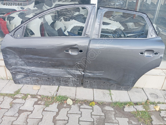 2020 2024 Citroen C4 sol ön kapı sol arka kapı