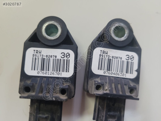 TOYOTA 30 NUMARA  DARBE SENSÖRÜ 89173 02070