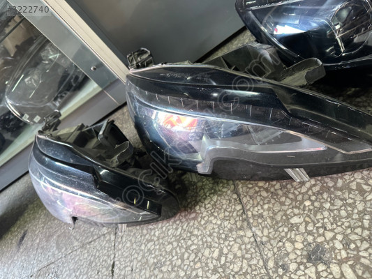 Peugeot 308 ön sağ far mercekli 3