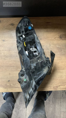 52204121 fiat egea sağ stop kasası