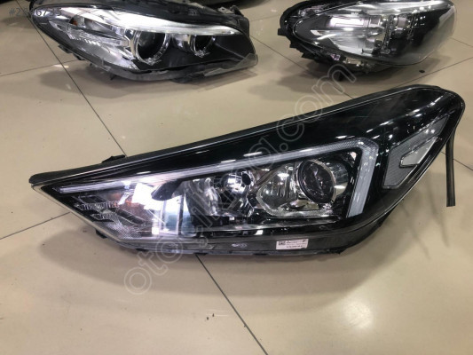 HYUNDAİ TUCSON N-LİNE SOL FAR D792111A10