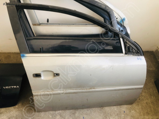 Opel vectra c sağ ön kapı çıkma orjinal hatasız boyasız.