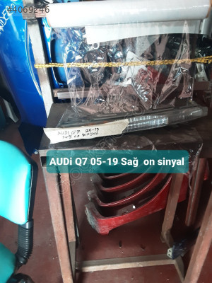 AUDi Q7 05-19 Sağ  on sinyal